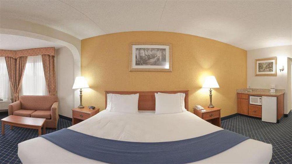 Holiday Inn Express & Suites Nashville-I-40 & I-24 Екстериор снимка