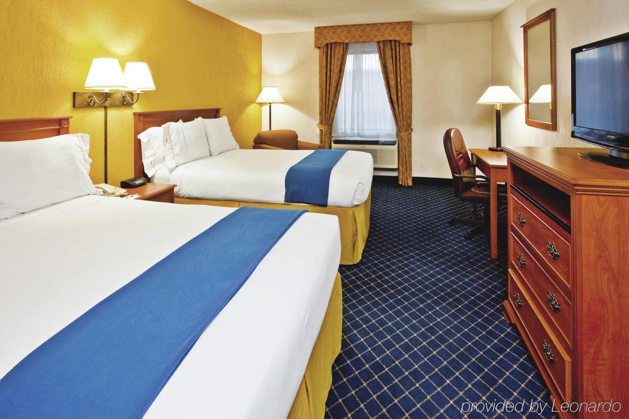 Holiday Inn Express & Suites Nashville-I-40 & I-24 Екстериор снимка